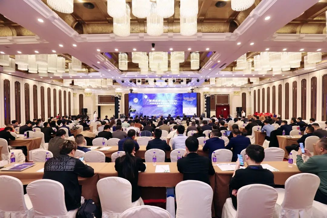 亞地斯集團(tuán)榮獲中國(guó)陶瓷工業(yè)協(xié)會(huì)瓷磚粘貼技術(shù)專(zhuān)業(yè)委員會(huì)榮譽(yù)表彰 亞地斯集團(tuán)榮獲中國(guó)陶瓷工業(yè)協(xié)會(huì)瓷磚粘貼技術(shù)專(zhuān)業(yè)委員會(huì)榮譽(yù)表彰